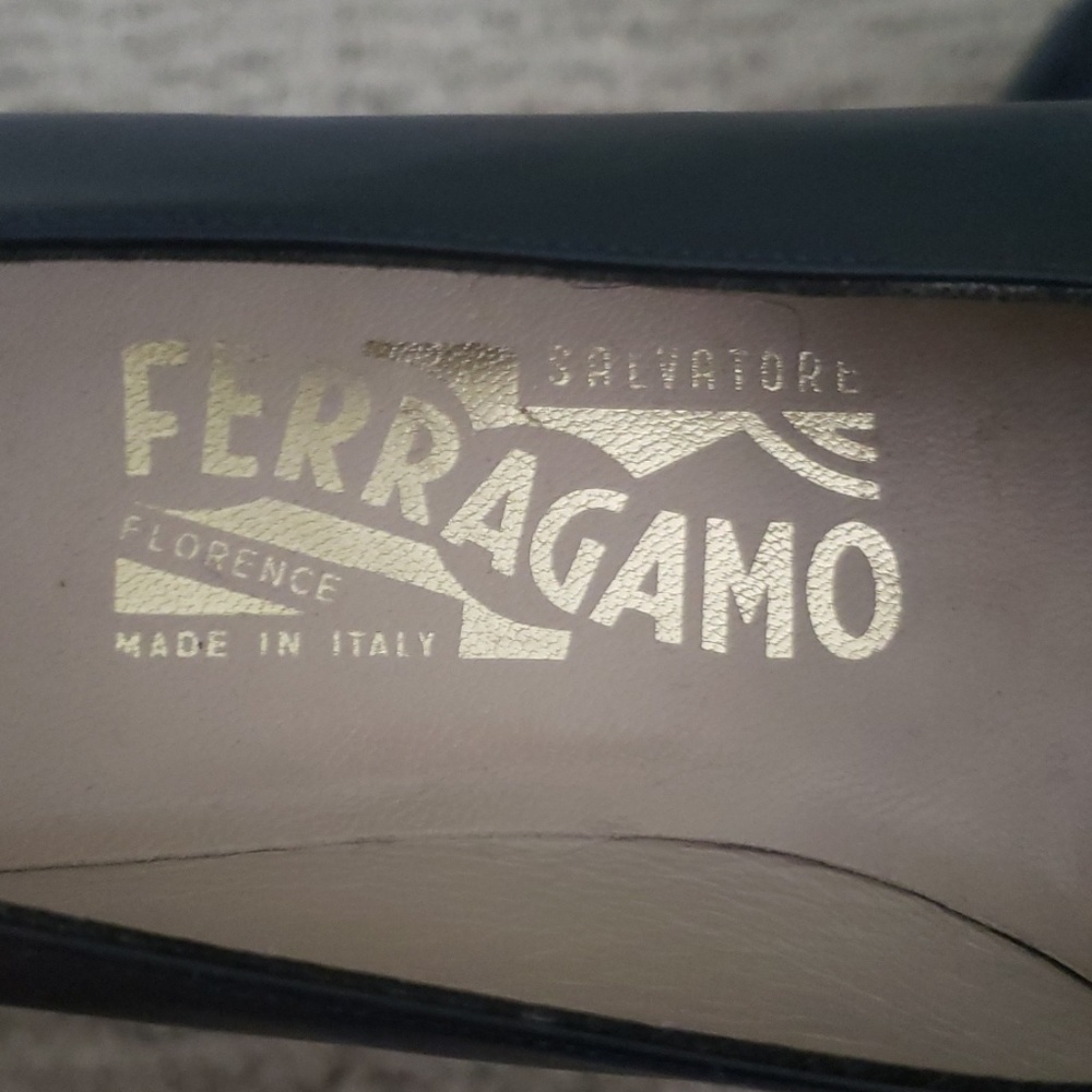 WOMEN'S Salvatore Ferragamo heels - Picture 5 of 6